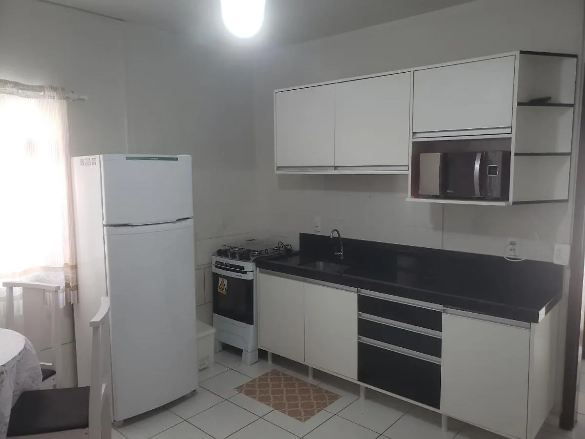 Apto 1 Quarto, Centro De Bombinhas, 130 Metros Da Praia. Apartman